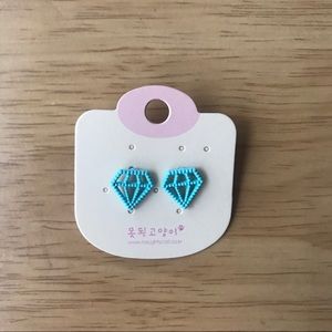 Cute earrings!